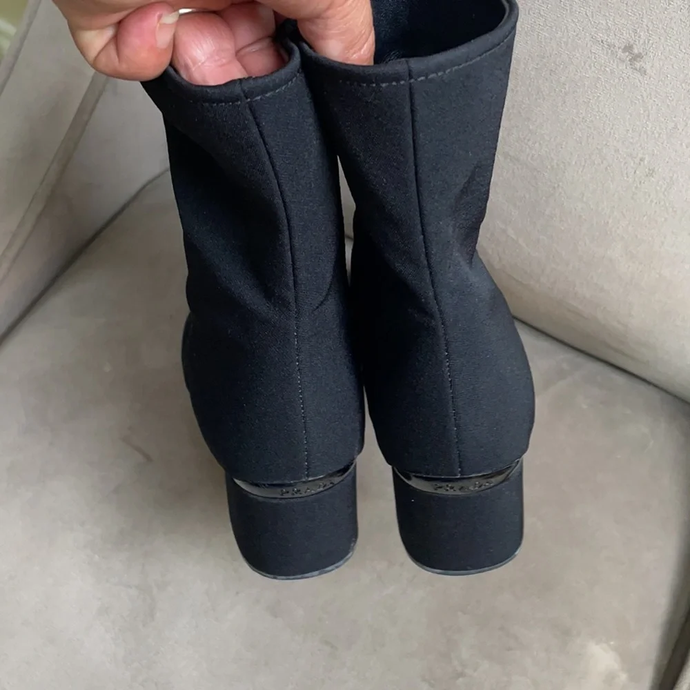 PRADA - Picture 3 of 15